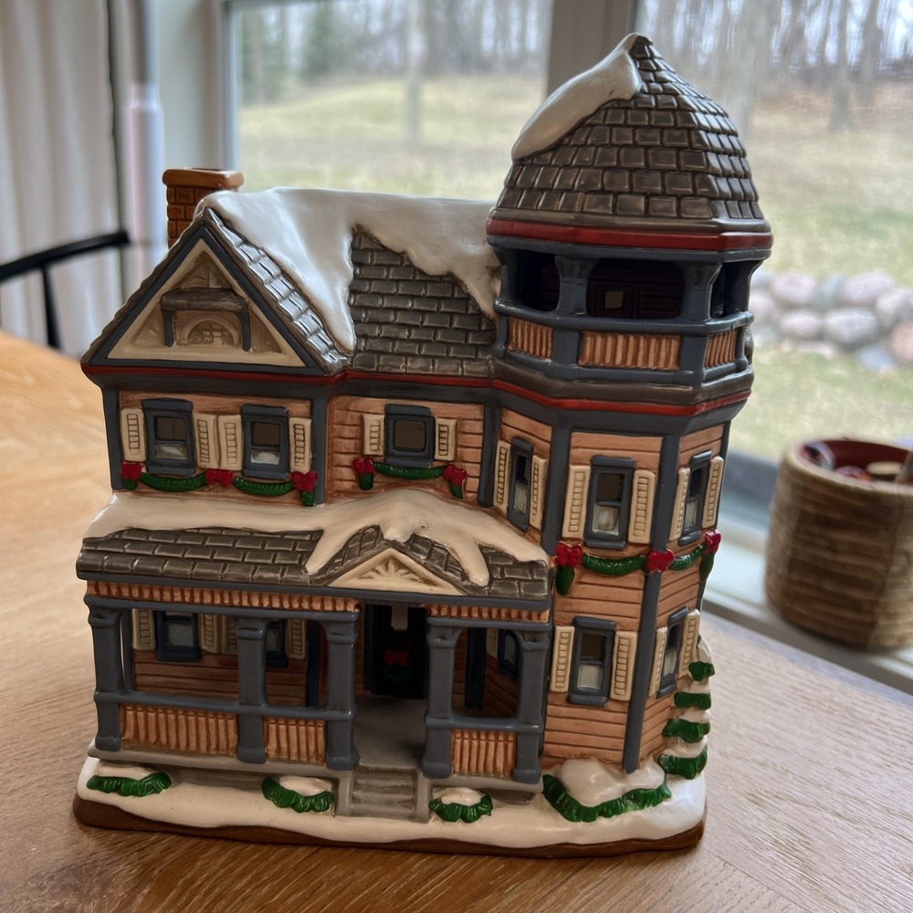 Vtg 1996 Christmas "Potter House" Colonial Village by Lefton - No Light‎